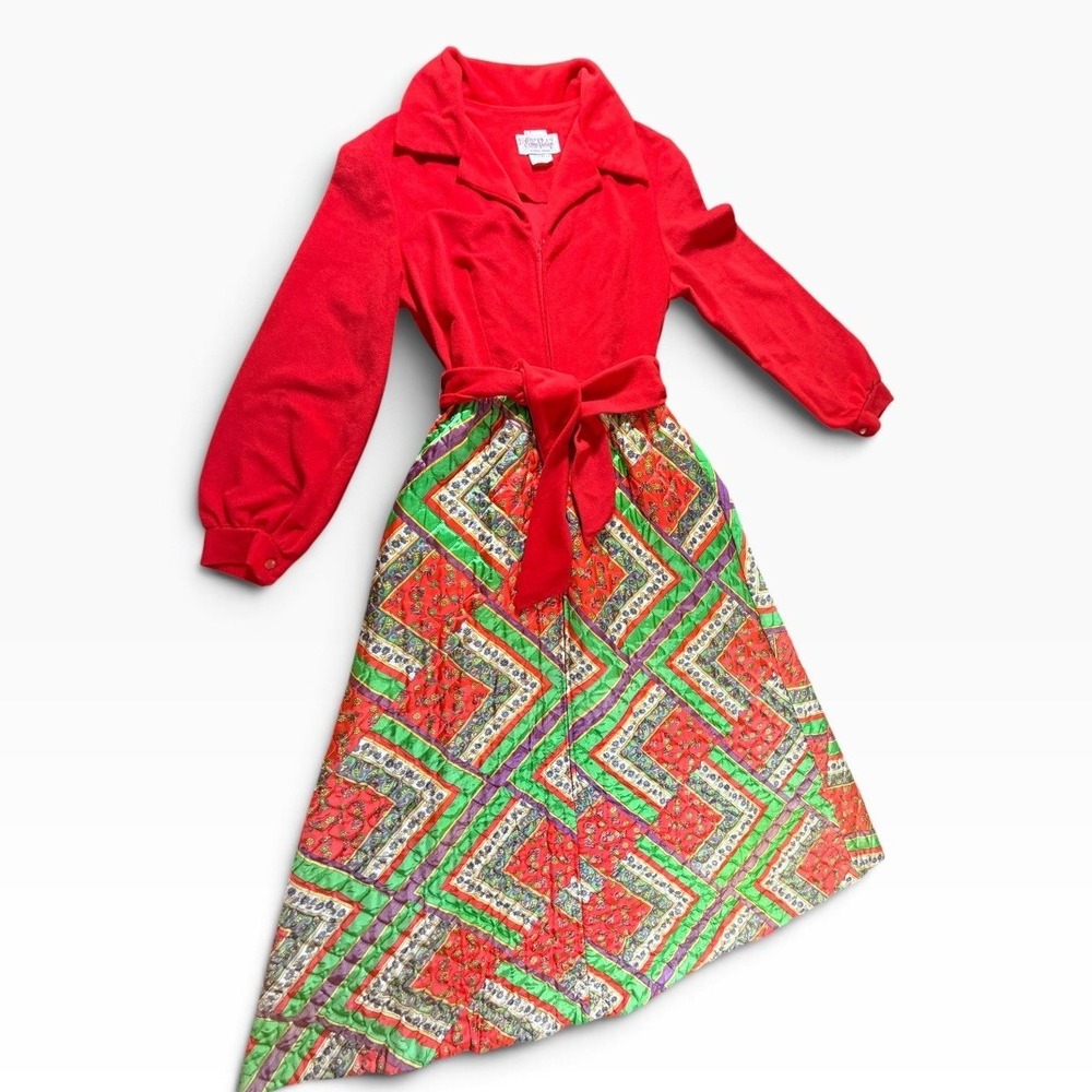 Vintage RARE Red Quilted Geometric Floral Maxi Robe Zip Front Belted 60's 70's